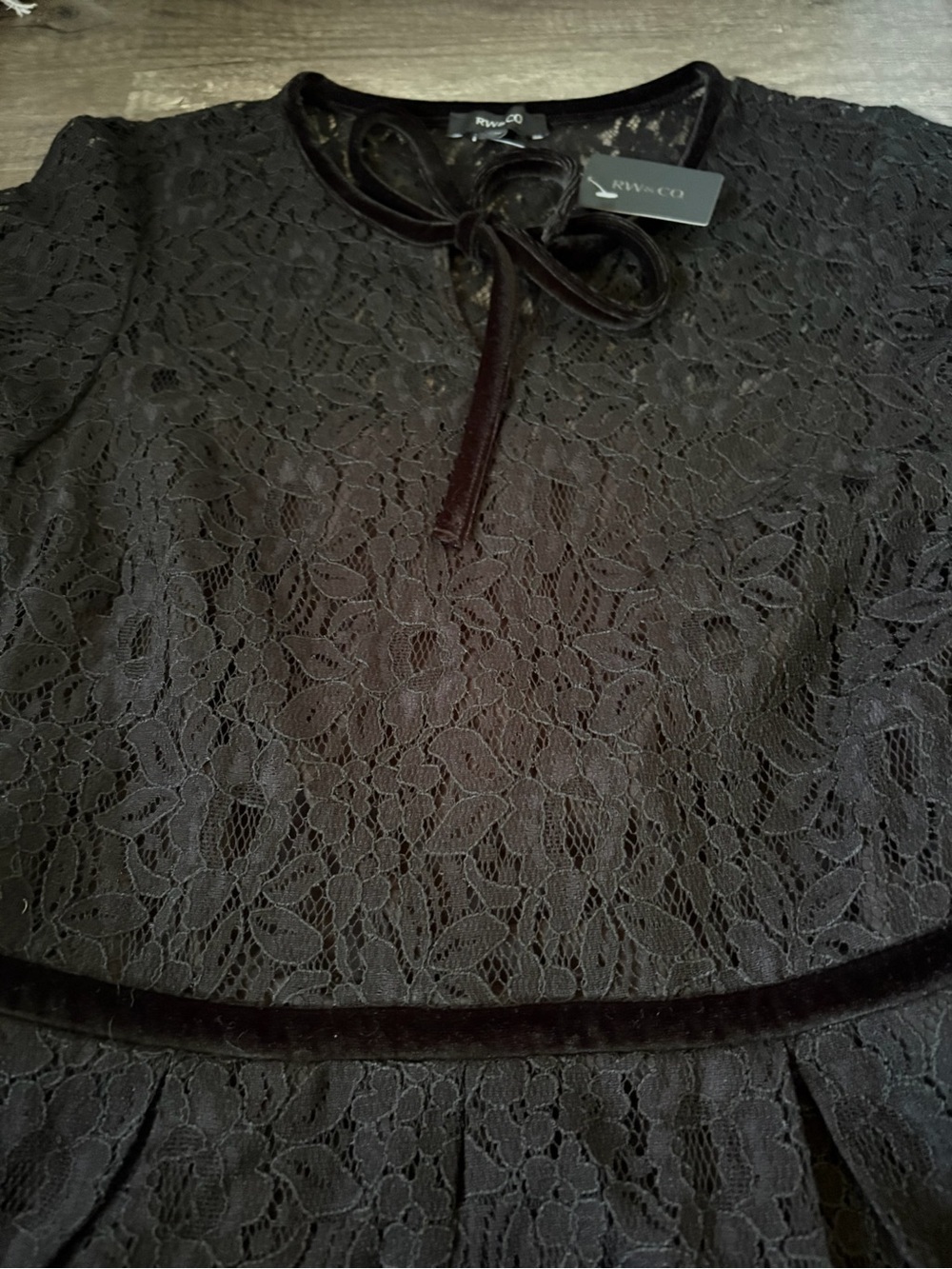 NWT Rw&Co Black Lace Fit-and-Flare Dress with Velvet Trim and Pockets - Picture 5 of 7